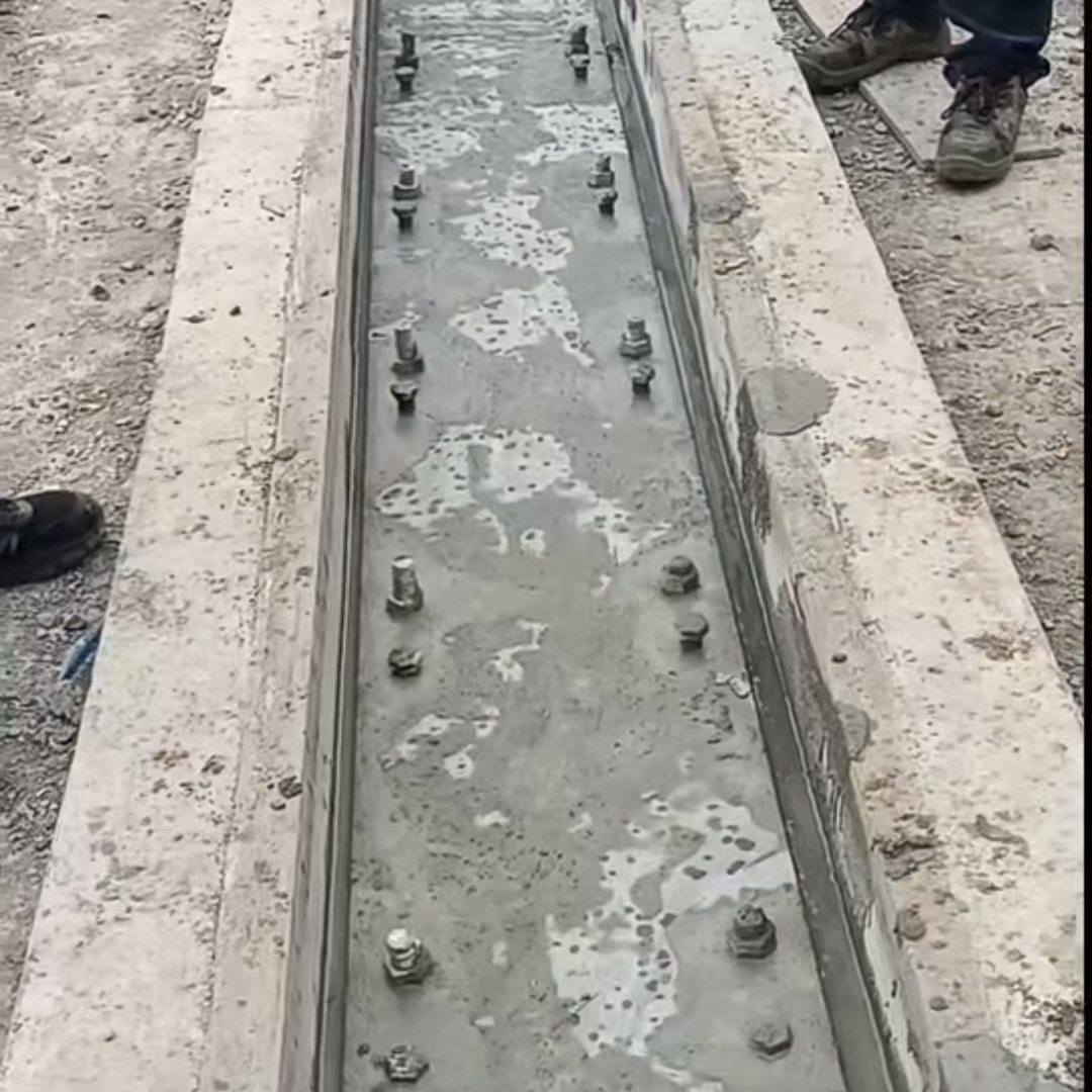 蒙自港口码头起重机龙门吊重型机械设备稳固用早强快凝轨道胶泥