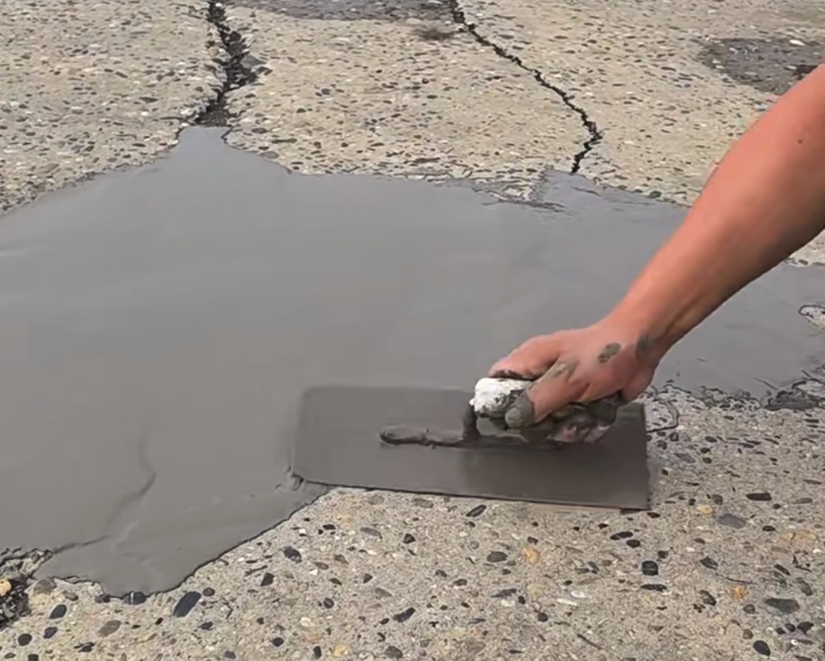蒙自CGM 高效薄层道路修补料（CGM 道路抢修料）